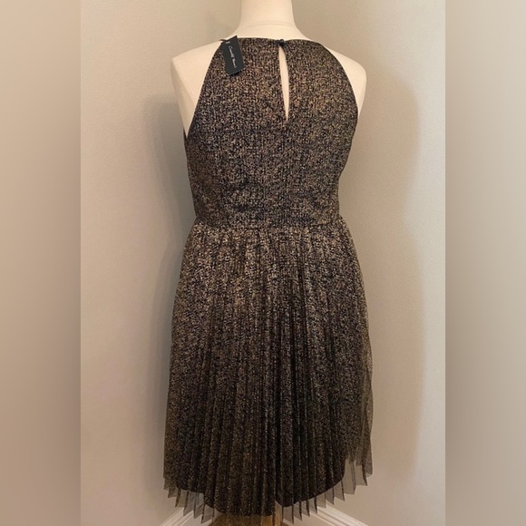 Plus Dress - Picture 4 of 4